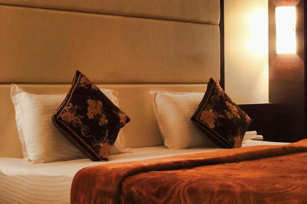 Hotel Apex Surat Camera foto
